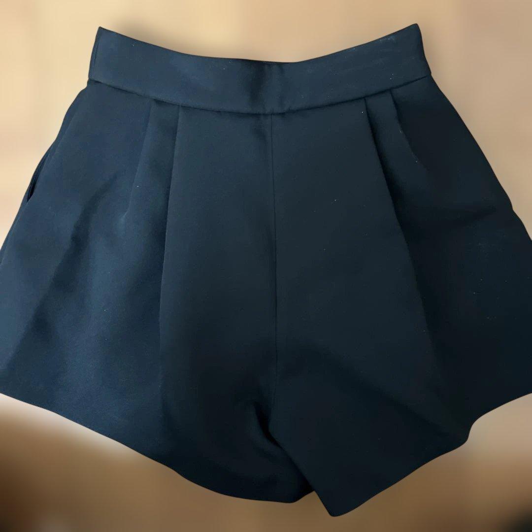 シェリエ sheller ブラック プリーツショートパンツ キュロット