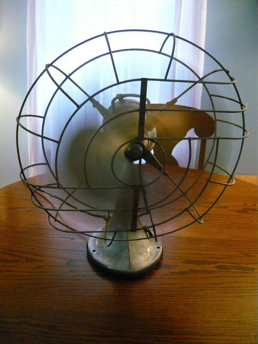 Vintage CHROME Hunter Zephair Oscillating Electric Fan 265 C-16
