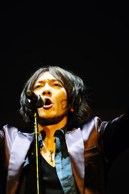 吉井和哉、今年の武道館ライブは、グレイテストヒッツ！ | チケット