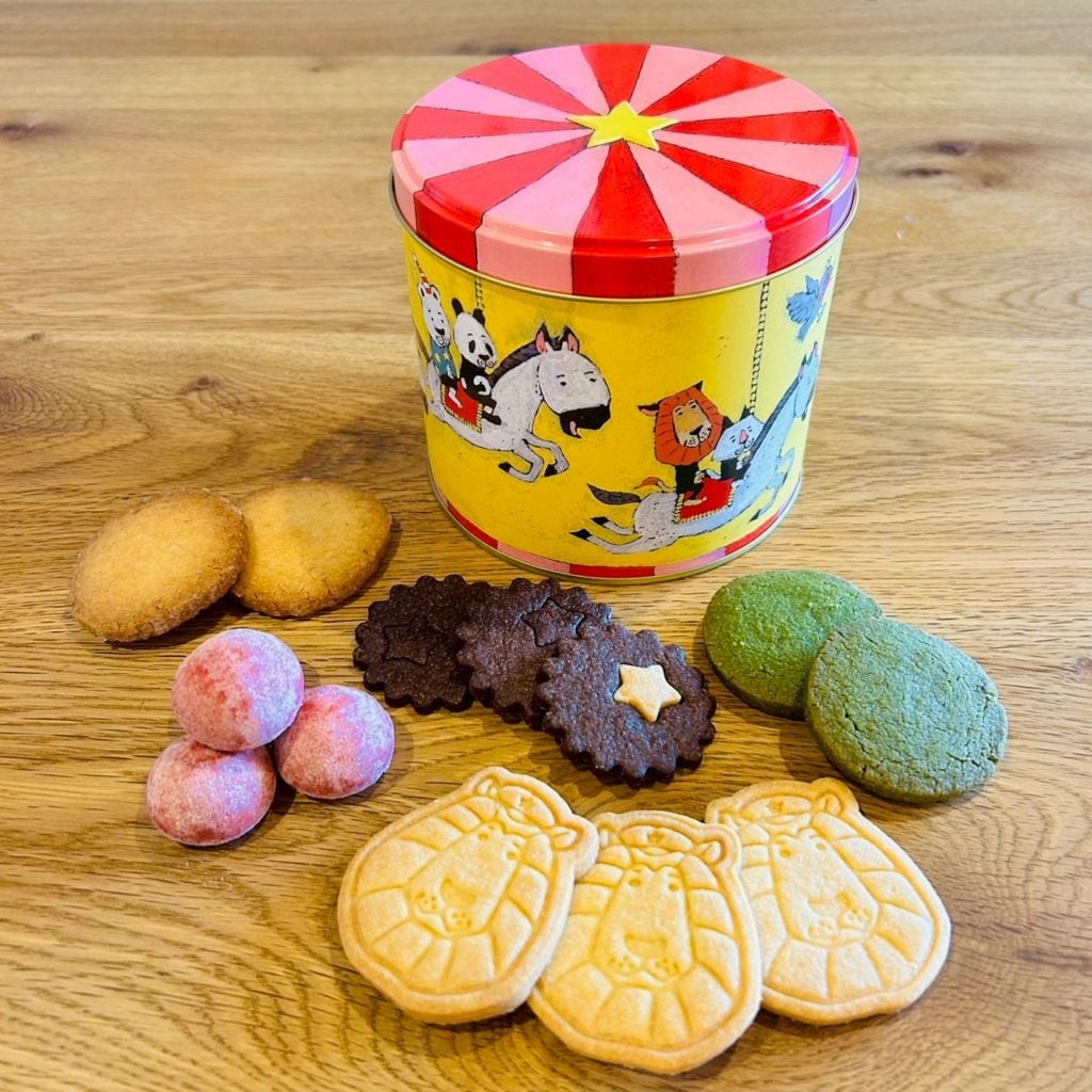 メリーゴーランドクッキー缶 | クッキー缶 | LION KITCHEN（ライオン