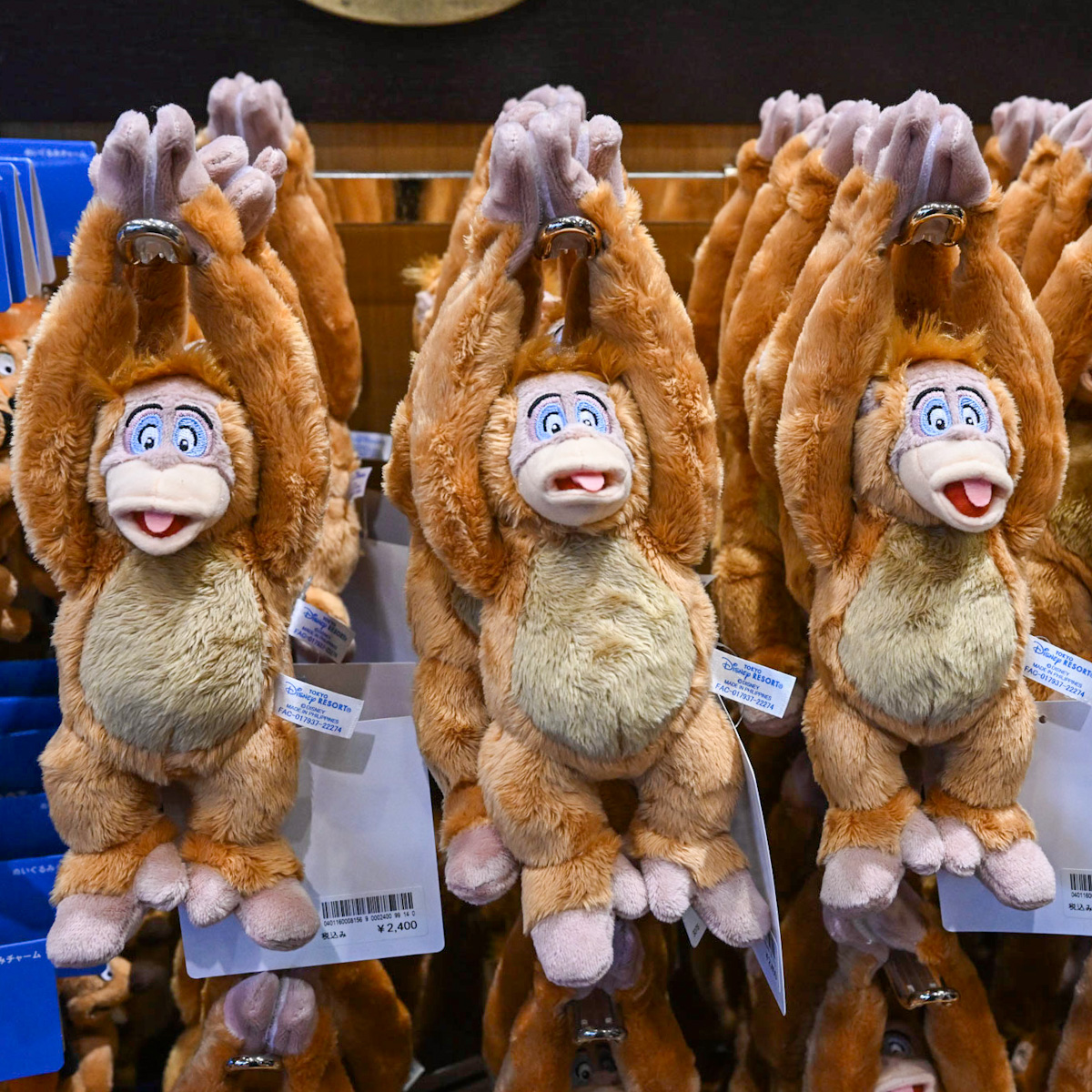 ぶら下げられるキング・ルーイ！東京ディズニーランド『ジャングル