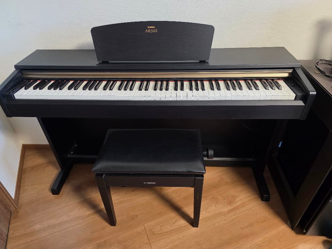 YAMAHA デジタルピアノ ブラック 3ペダル付き YAMAHA CLP-845B ブラックウッド調 電子ピアノ クラビノーバ 88鍵盤