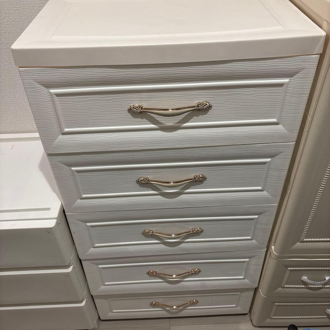 【たのメル便送料込】オフホワイト 5段チェスト プラスチック製　キッズチェスト たのメル便送料込】オフホワイト 5段チェスト プラスチック製 キッズ