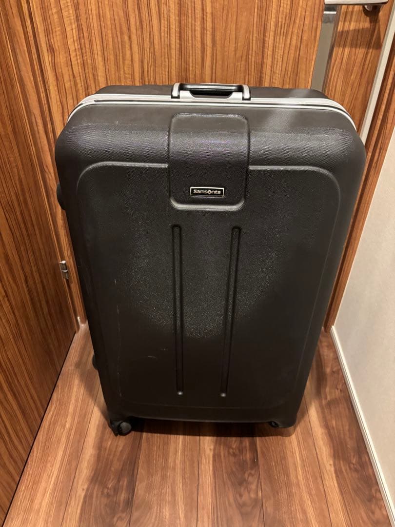 サムソナイト 大型スーツケース TSAロックあり ネームタグ、鍵つき、使用2回
