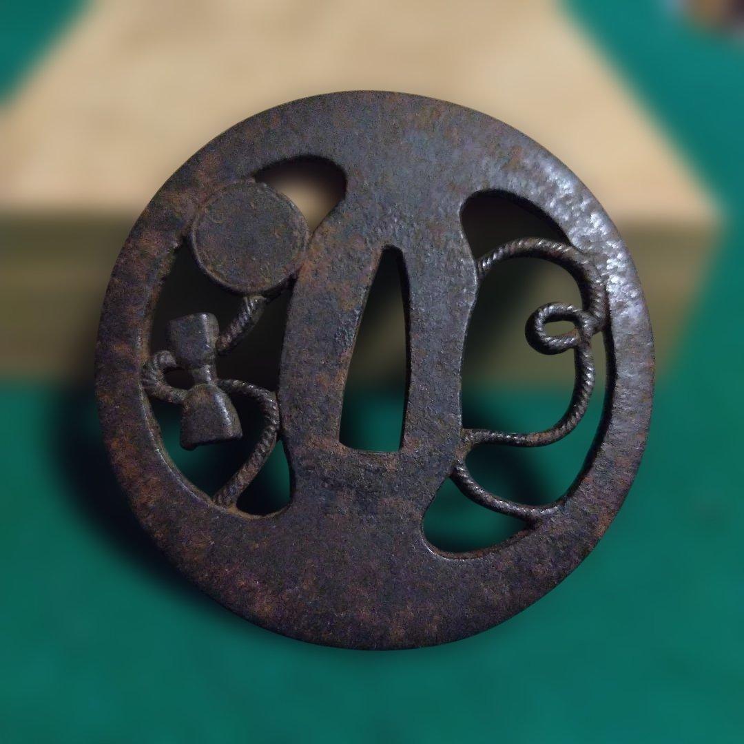 鍔　鉄地　透かし鍔