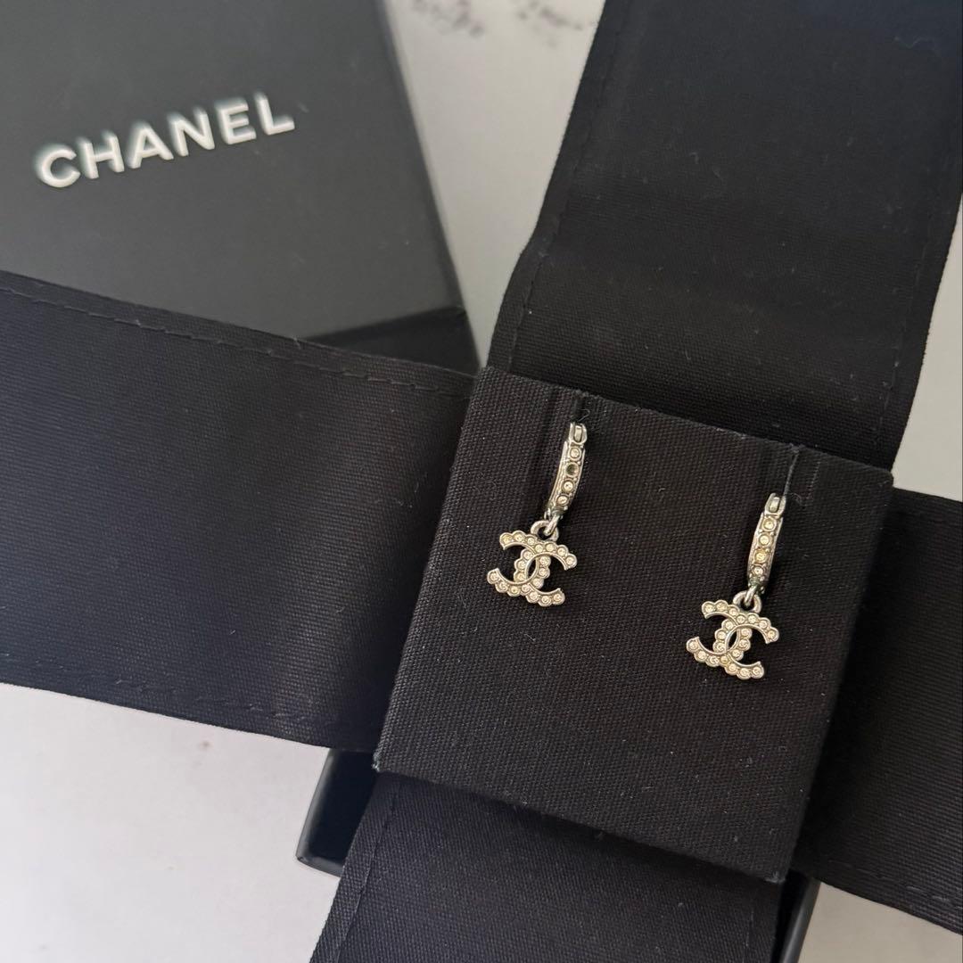 CHANEL シルバー フープピアス