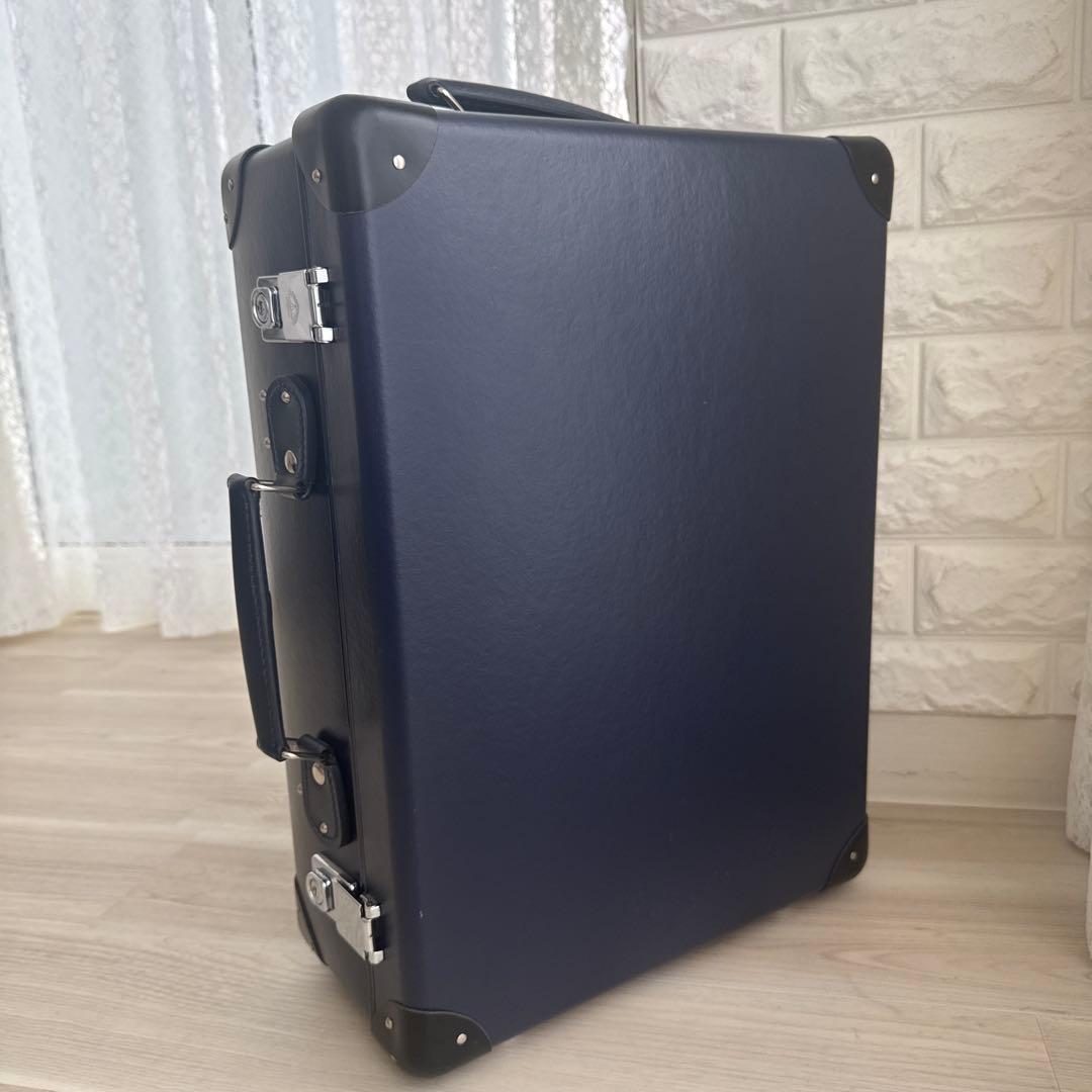 グローブトロッターGLOBE TROTTER オリジナル　スーツケース　ネイビー