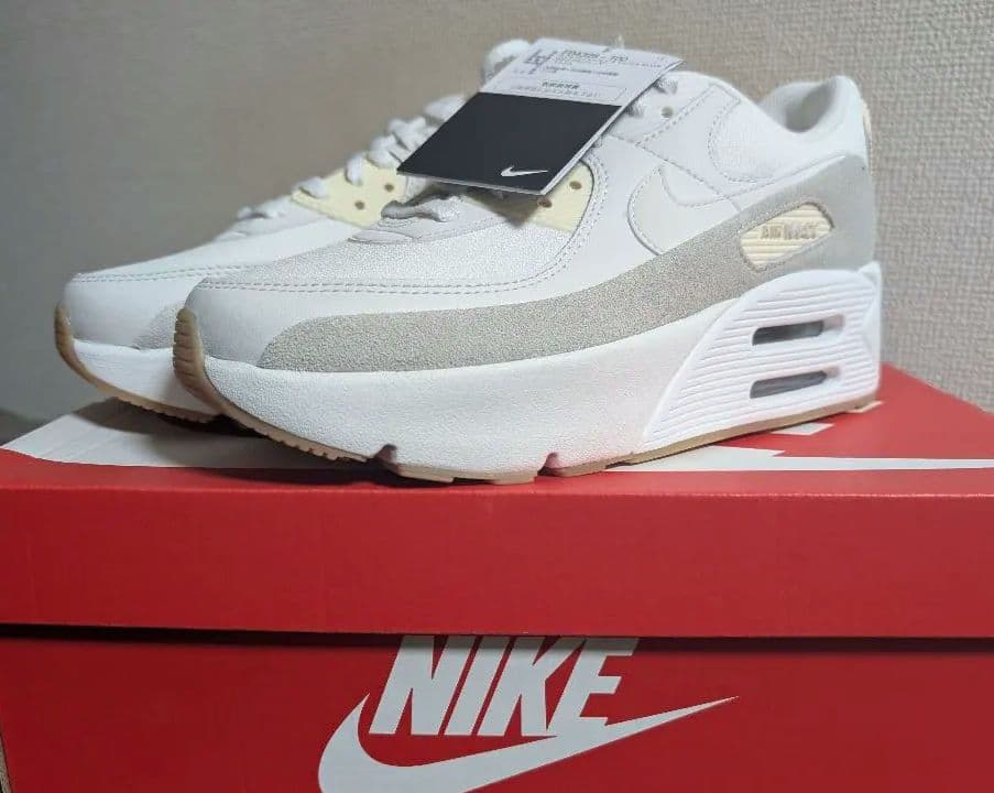 【新品タグ付】ナイキ エア マックス 90 LV8 26.0cm