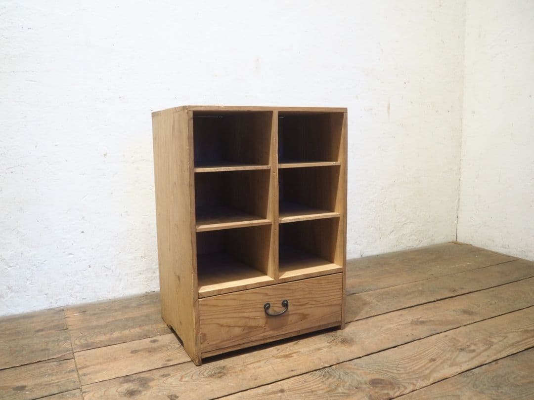 1215 引き出し付き　杉の収納棚　飾り棚　ラック　古家具　レトロ　ビンテージ