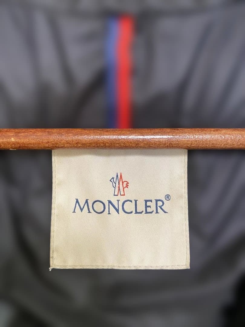 モンクレール　エルミンヌ