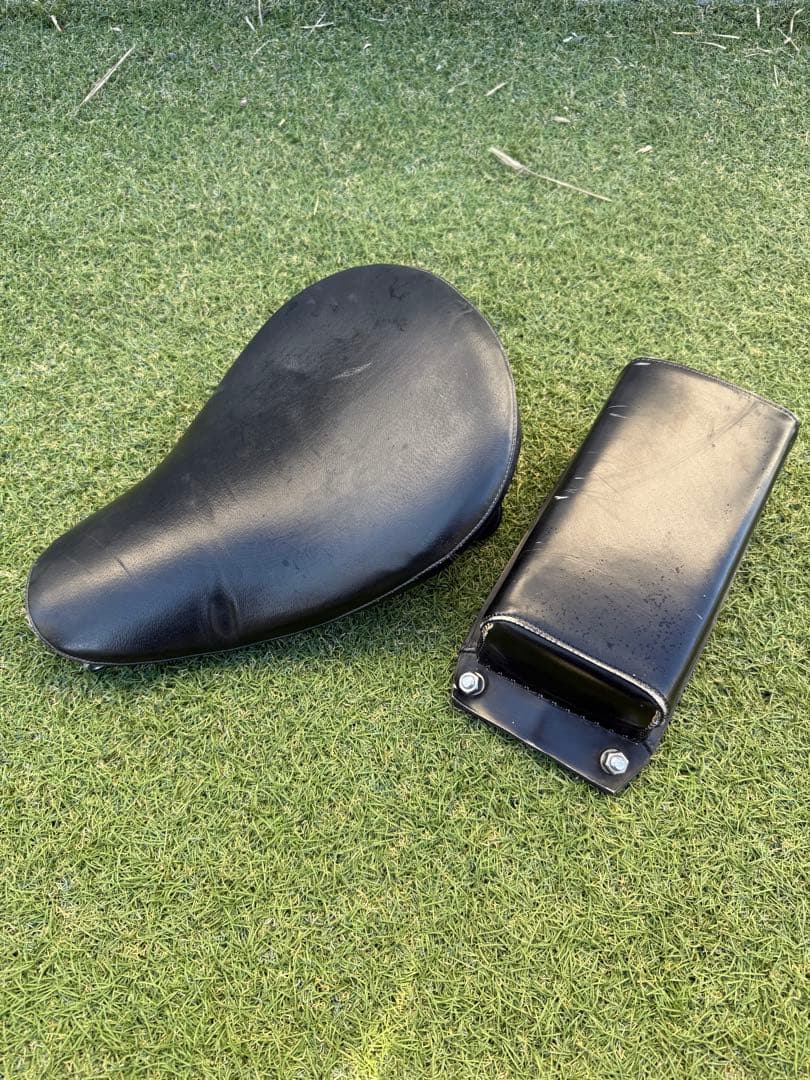 ハーレーシート サドル型 金属ブラケット付き