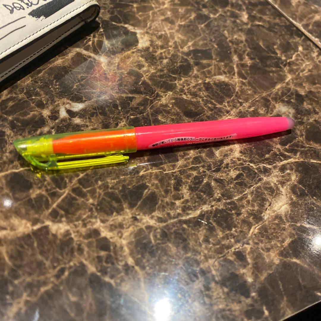 おもしろい2色ボールペン ピンクと黄緑