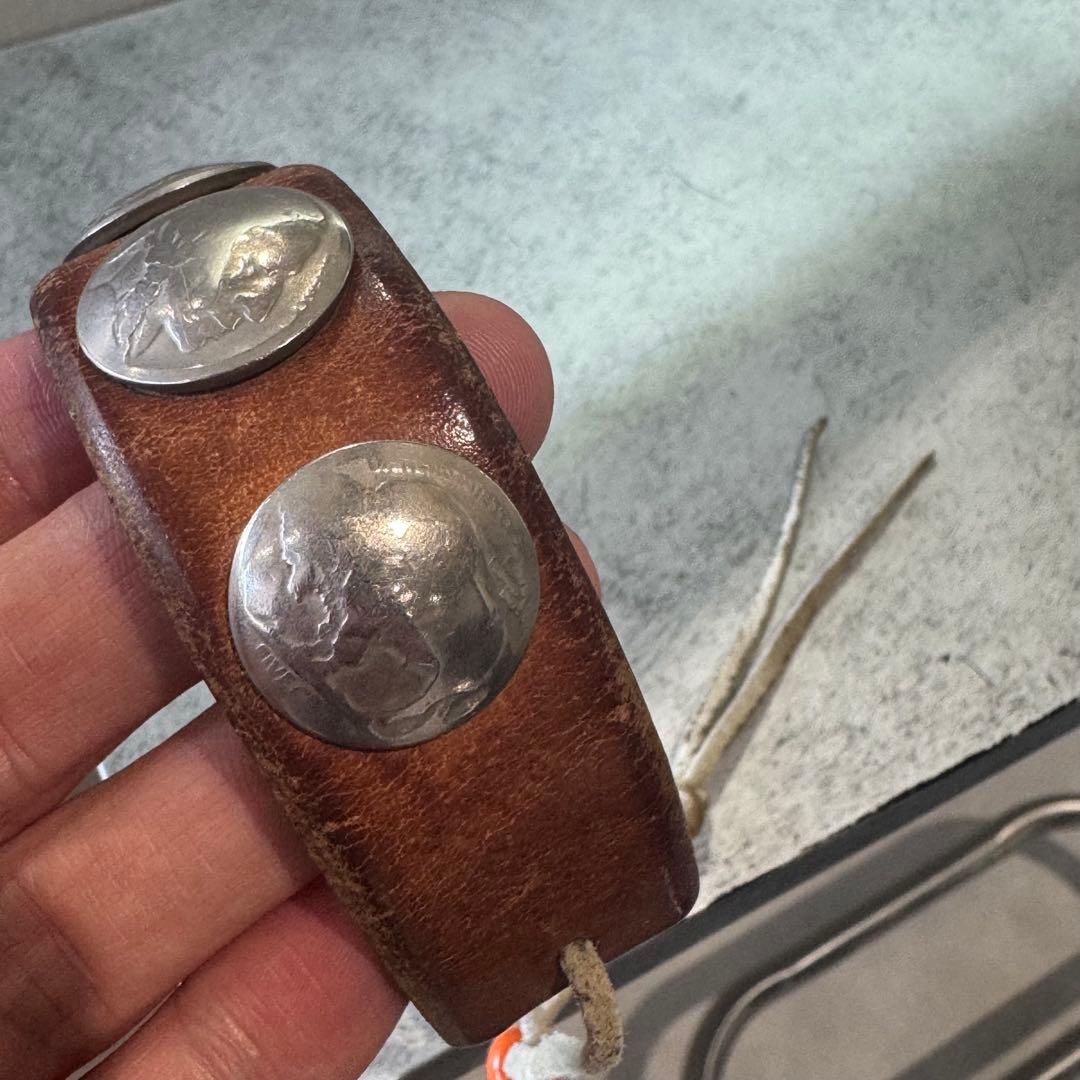 ゴローズ　コンチョ付きレザーブレス　革ブレス　ゴローズ　ブレスレット