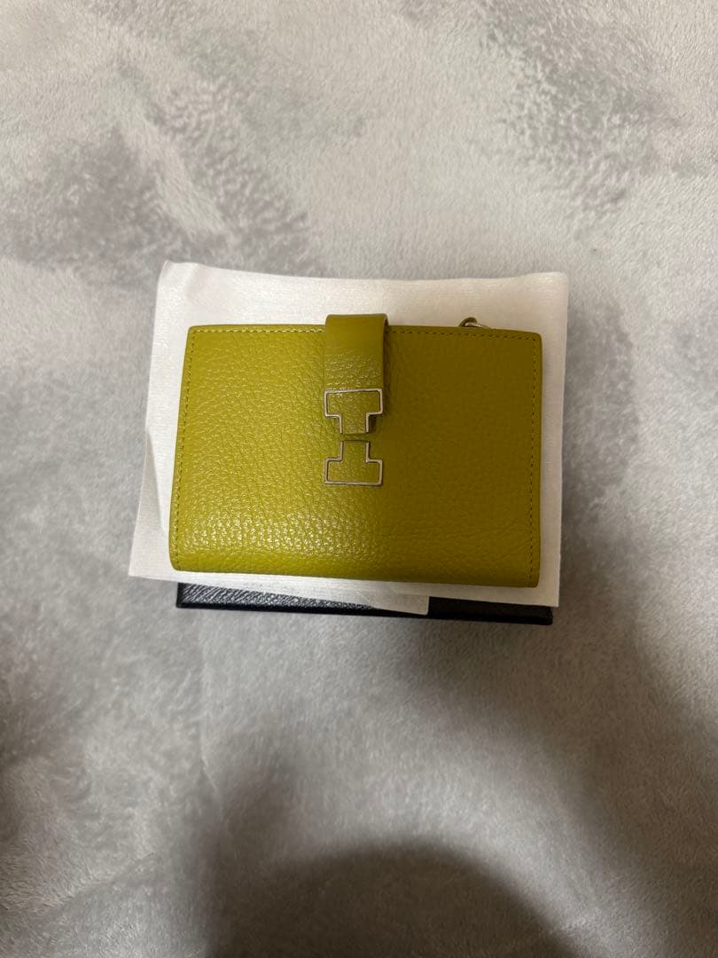 ★IACUCCI（イアクッチ） アバ ハーフウォレット CERVO （イエロー）