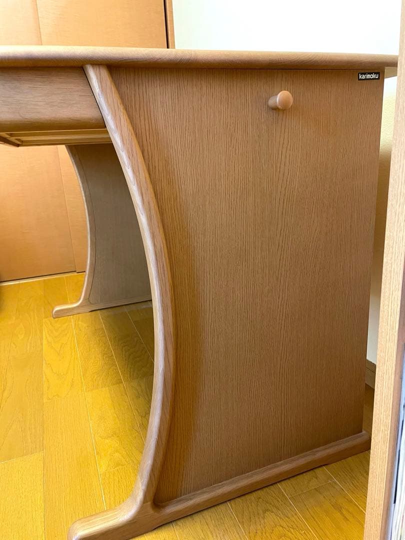カリモク学習机① 机のみ　上置き本棚なし
