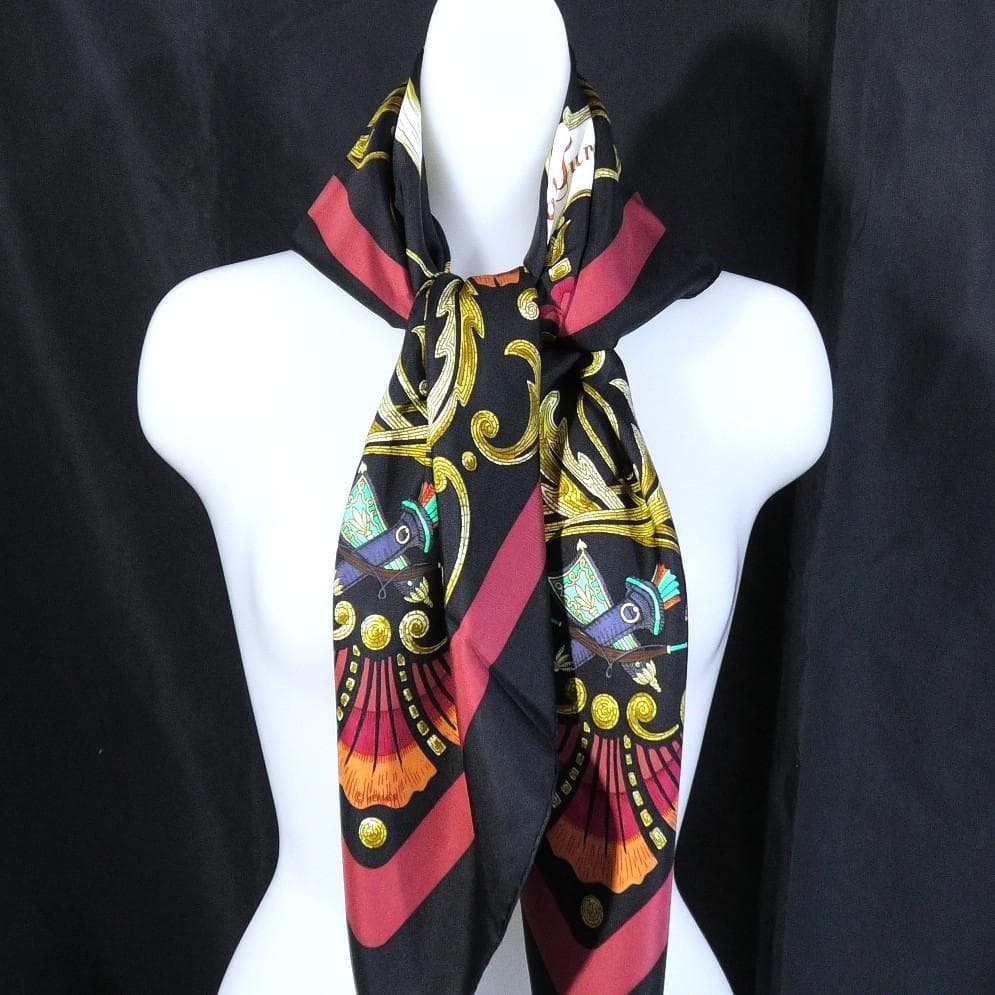 新品未使用品　HERMES エルメス　大判スカーフ　カレ90　 D527