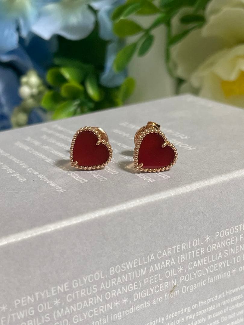 赤メノウピアス　k18 新品　即発送可能