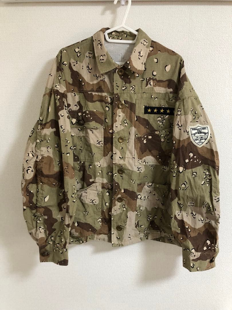 ニコアンド　ワッペンシャツジャケット　ミリタリー　ジャケット　てぃら　迷彩