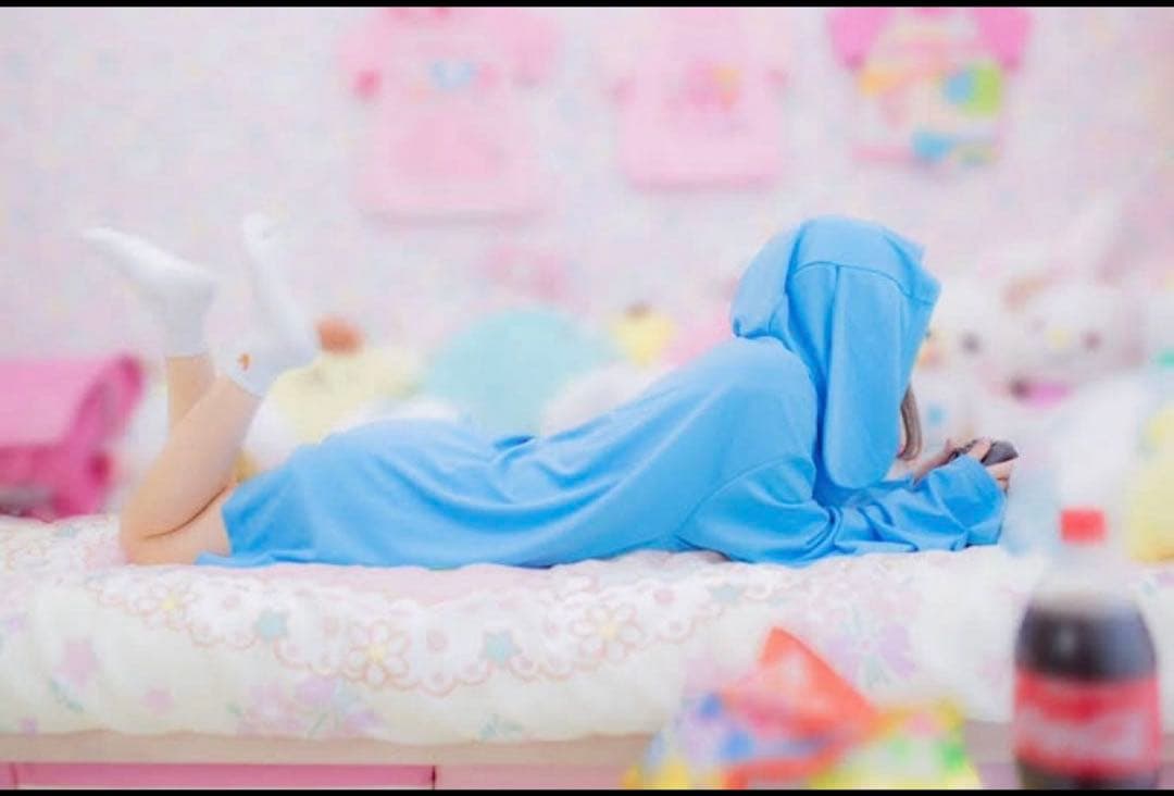 うごくちゃん×ヴィレッジヴァンガード 水色パーカー