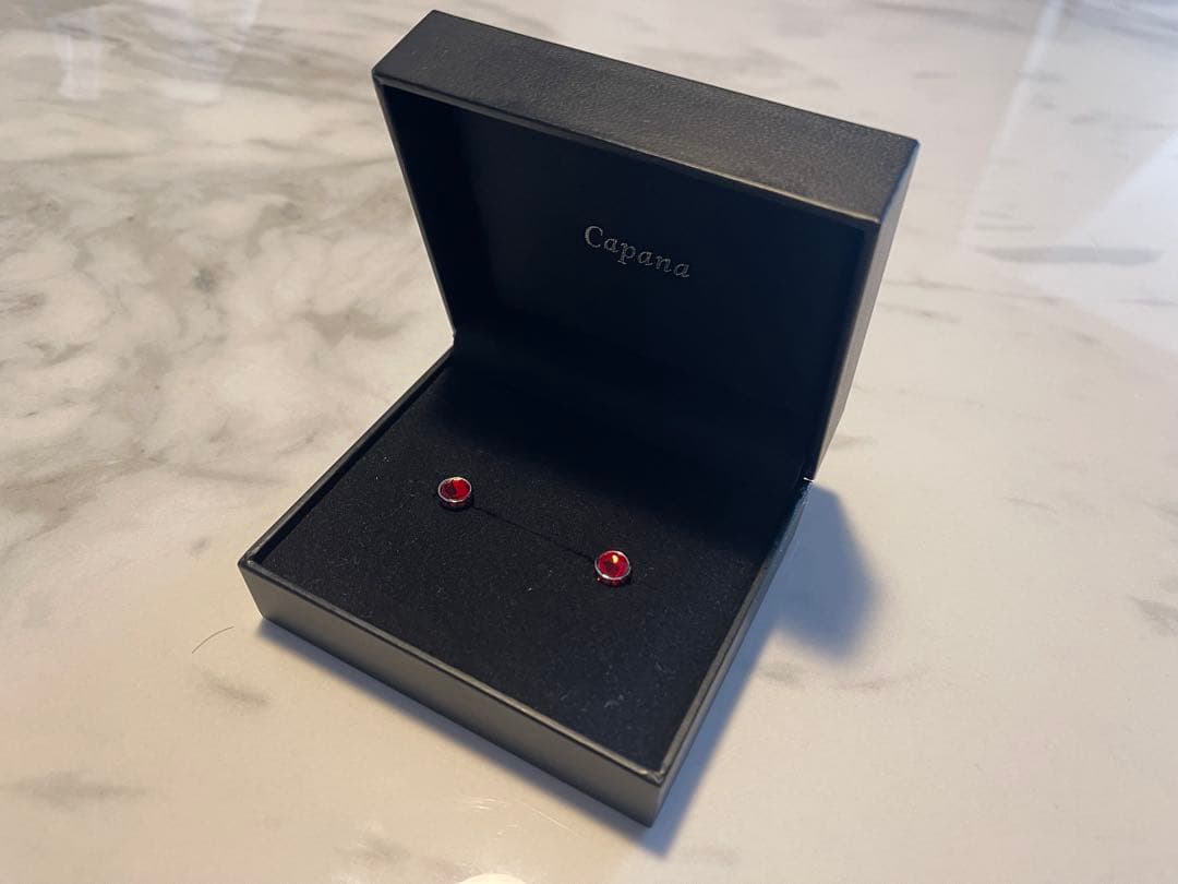Capana レッドピアス ペア 完売カラー
