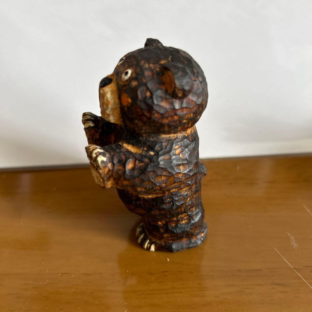 わきたけいこ　木彫　『クマちゃん「出してけろ〜」』　かわいいクマ