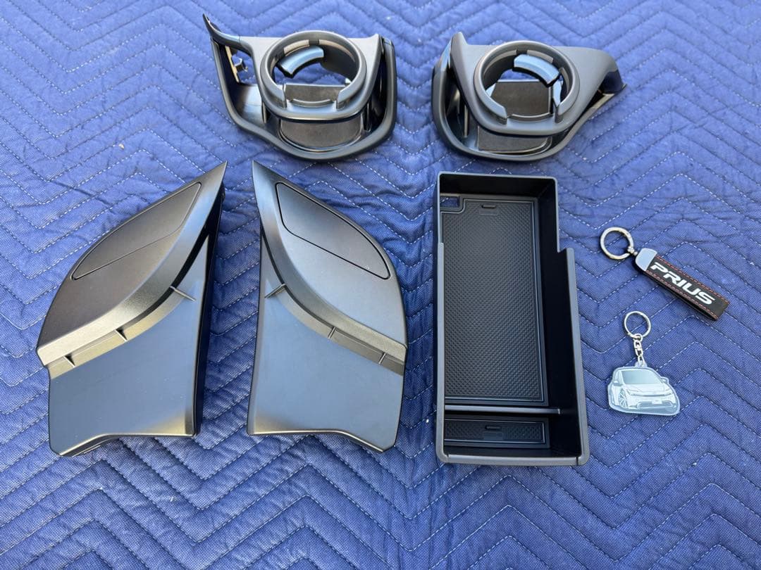 き*ん様 60系プリウス ドリンクホルダー・ゴミ箱・センターコンソールトレイ・キ