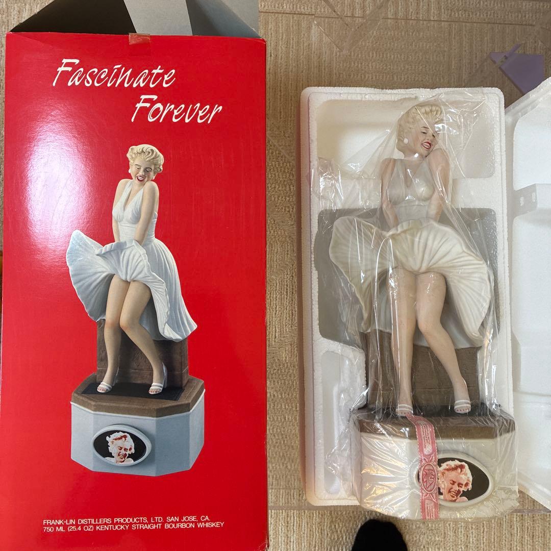 マリリンモンロー　フィギュア　ウイスキー　箱付き