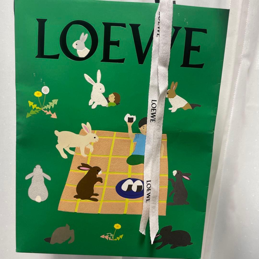 LOEWE クリーム色 フリンジ付きマフラー