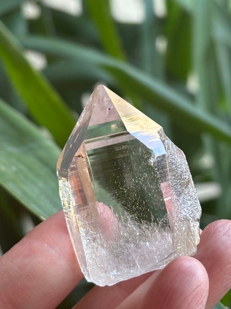 ネパール　ガネーシュヒマール水晶ポイント　62g ウォータークリア　天然石