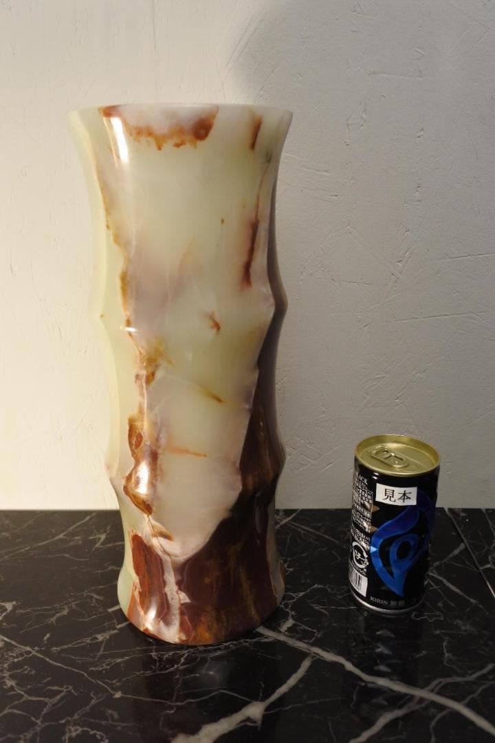 限定値下　長期保管品　大理石の花瓶　高さ　30㎝　1462