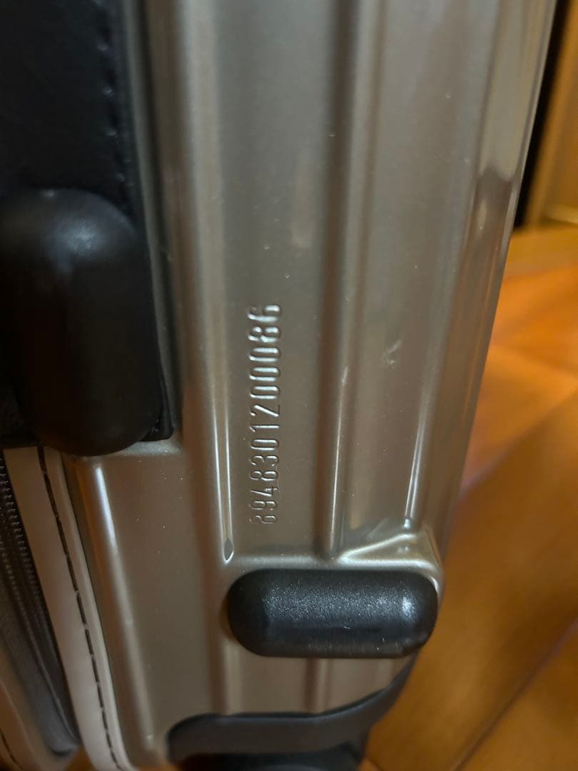 RIMOWA 中型キャリーケース(機内持ち込みサイズ)