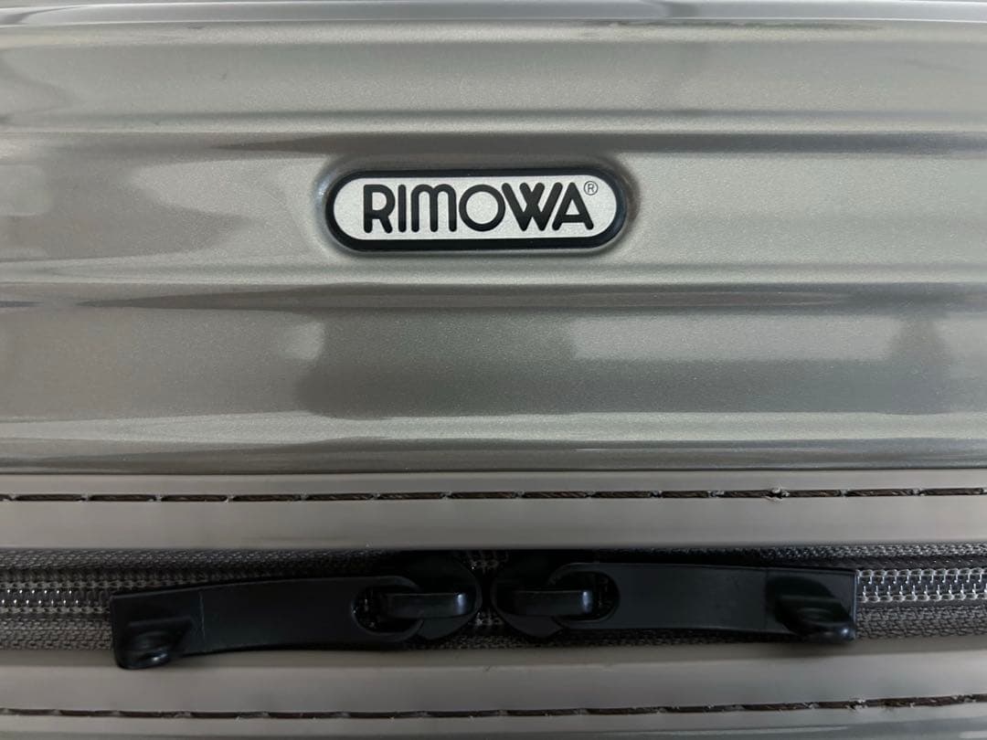 RIMOWA 中型キャリーケース(機内持ち込みサイズ)