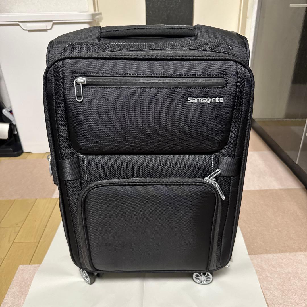 サムソナイトMOMENTUSスピナー 55/20　39L 機内可キャリーケース