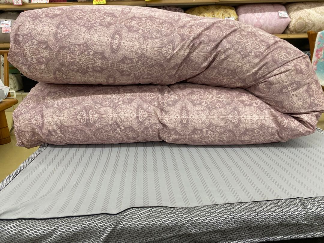 ロマンス・羽毛掛け布団・フランスシルバーダウン９３%・４００㎥/g以上・シングル