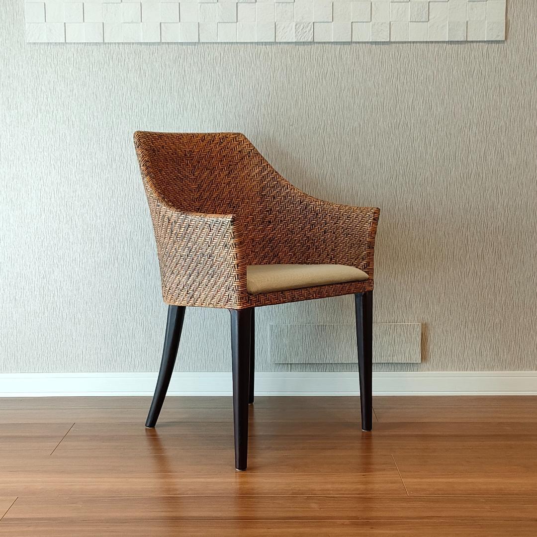 〈美品〉ラタン　アームチェア　ダイニングチェア　アジアン