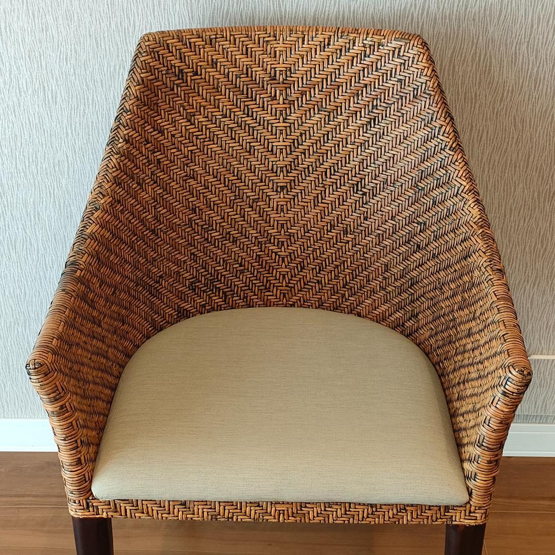 〈美品〉ラタン　アームチェア　ダイニングチェア　アジアン