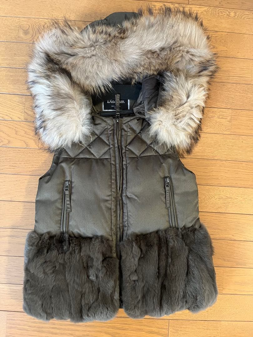 グレースコンチネンタル　キルティングラクーンファーダウンベスト