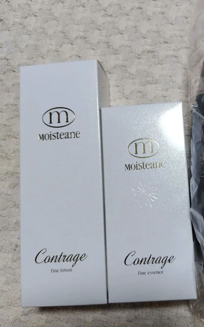 モイスティーヌコントラージュローション、エッセンスのセット