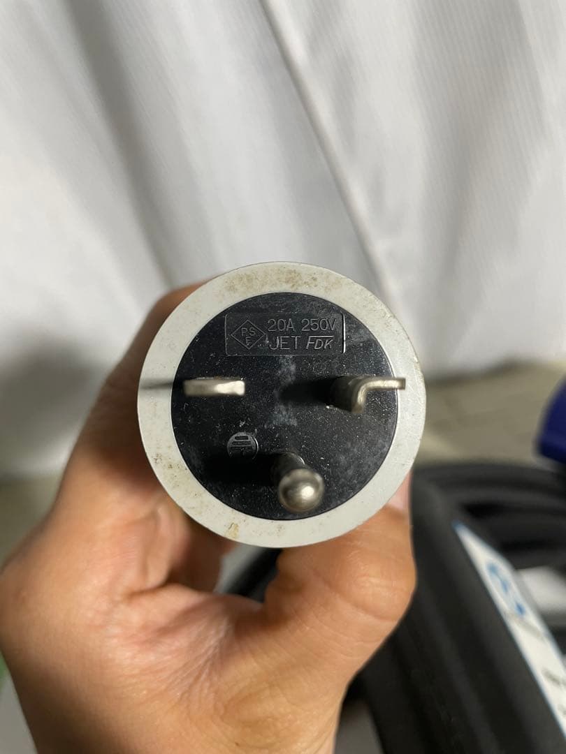 日産　リーフ　充電ケーブル　　3NK5E