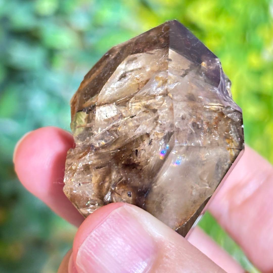 エレスチャル　スモーキー　虹　綺麗　大きめ