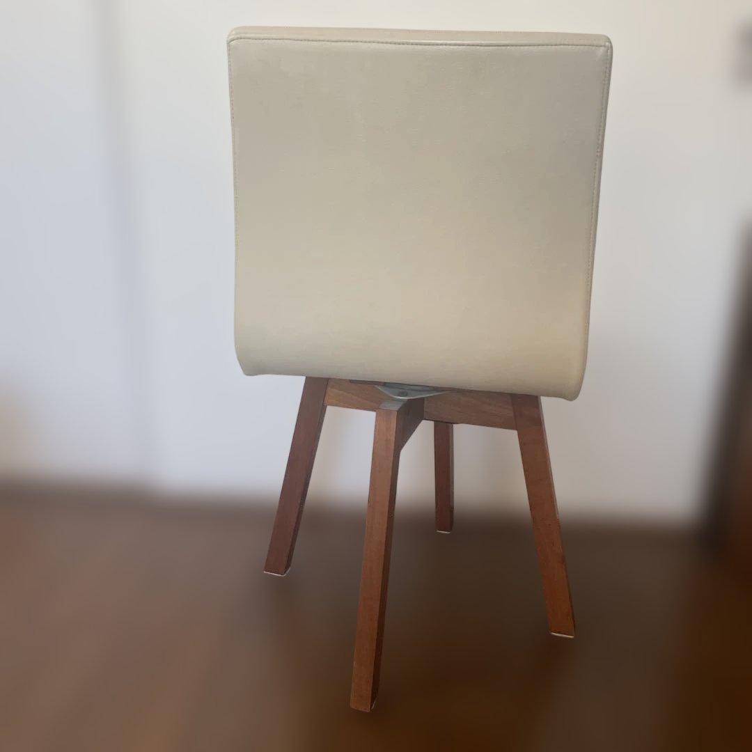 ロタンテ　ダイニングチェア　回転　合成皮革アイボリー