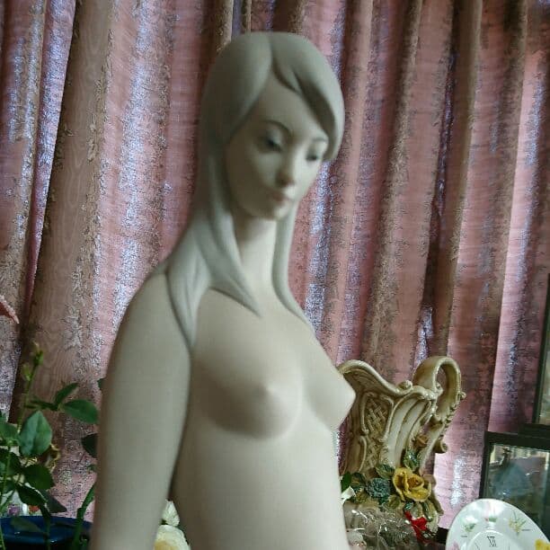 ライオン　リヤドロ フィギュリン♪裸婦 美品です♪♪