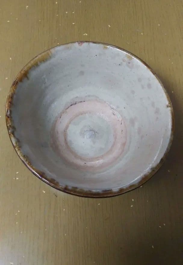 人間国宝金城次郎（線彫魚紋茶碗）