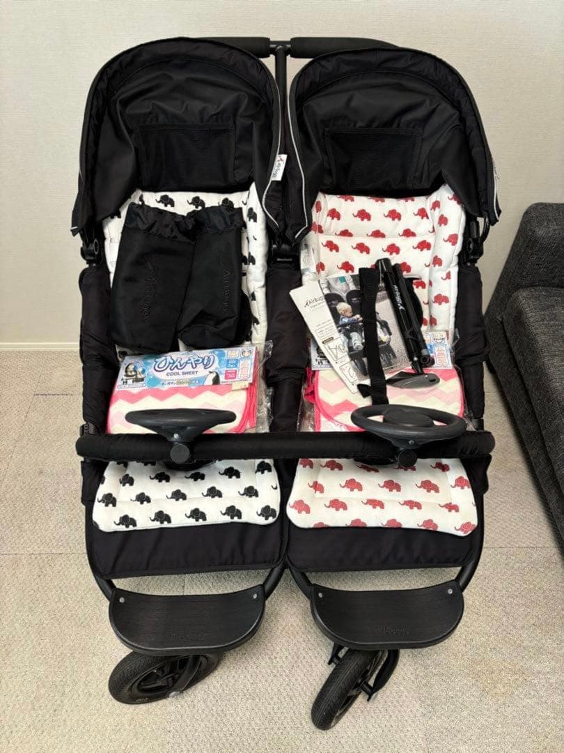 ゆ*み様 エアバギー　ココダブル　ブラック　イーバギーハンドル付き