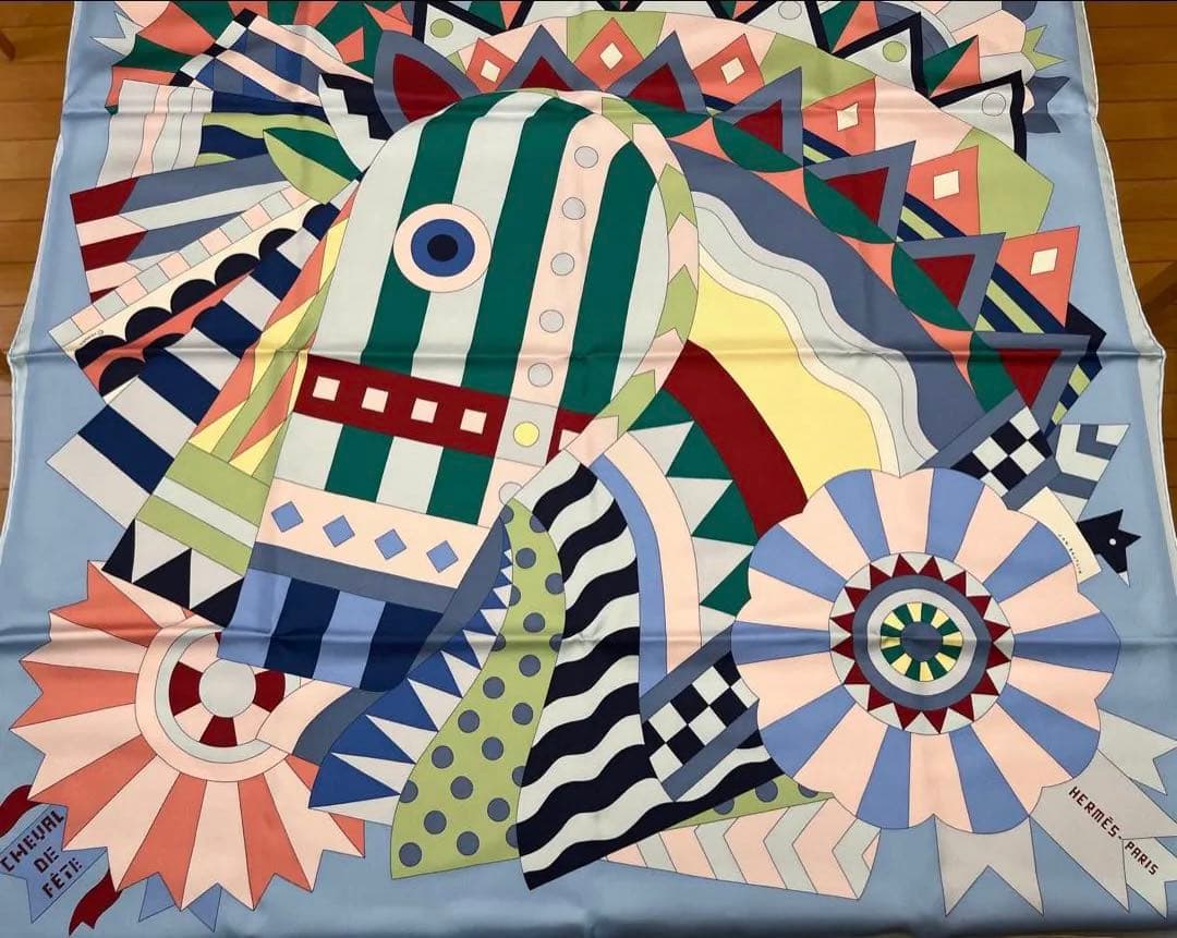 エルメス スカーフ　カレ90 《シュヴァル・ドゥ・フェット》