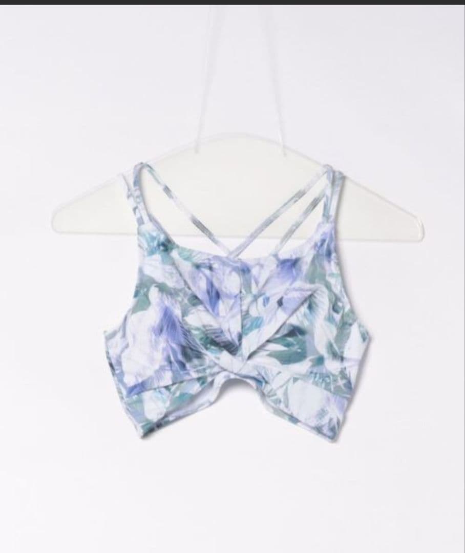 新品未使用　EGOIST水陸両用レディースヨガウェア　ブラトップ＆レギンスセット