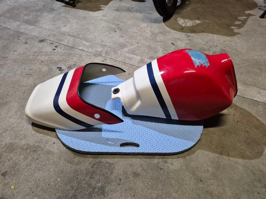 FTR223 　タンク　シートカウル　セット