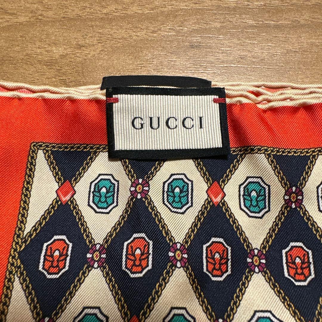 GUCCI グッチ スカーフ シルク レトロ柄
