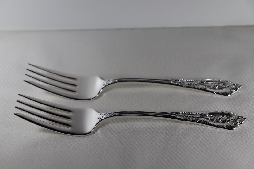 アメリカ■ウォレス■デザートフォーク２本組■非常に優雅なローズポイント・パターン