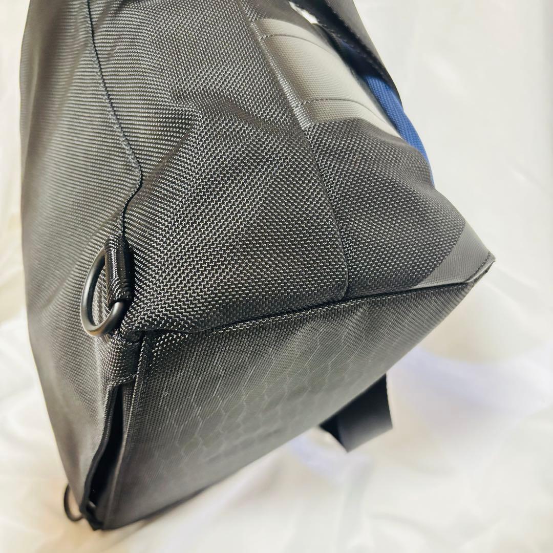 TUMI 68803 DPB『MINI by Tumi』メッセンジャーバッグ